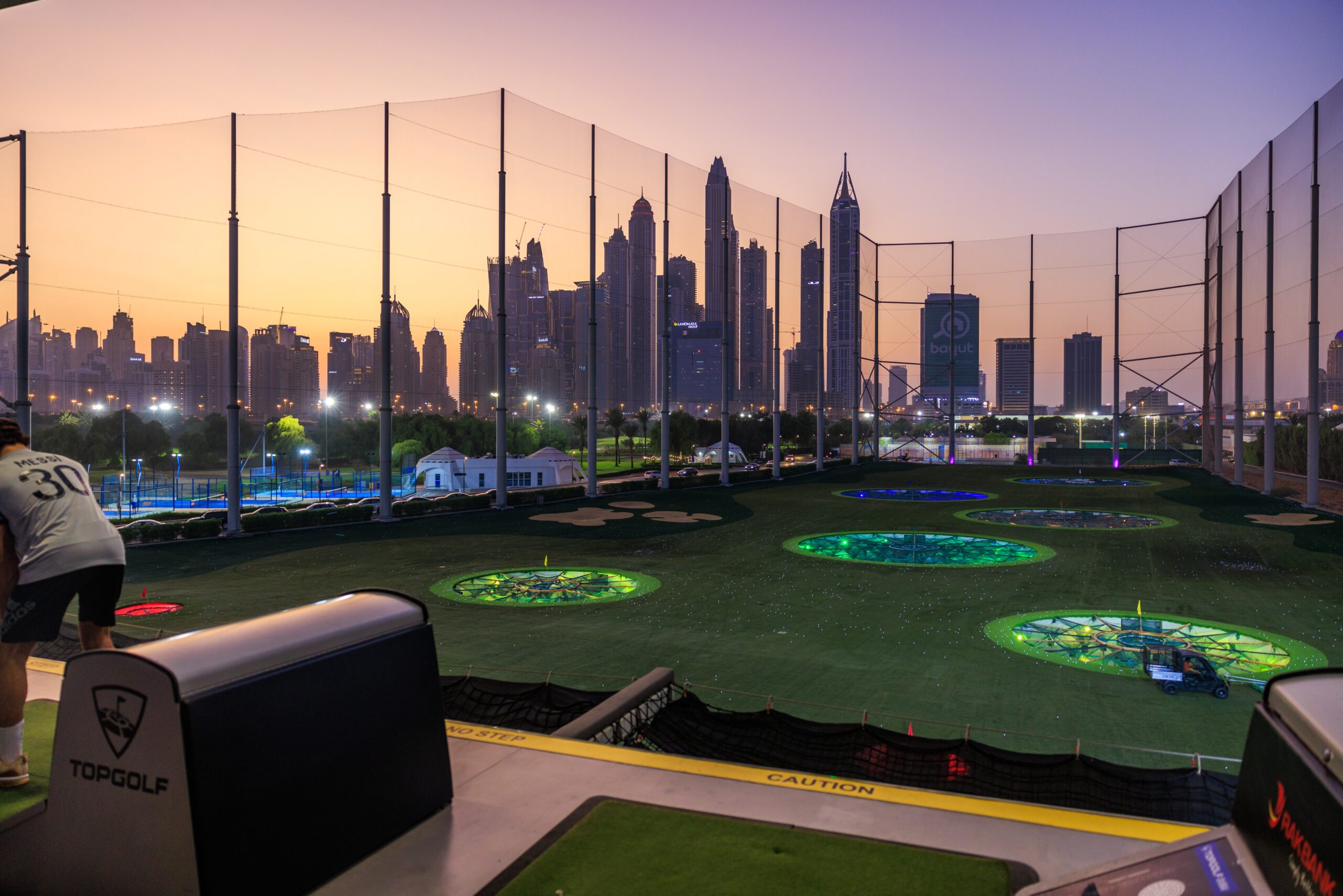 Top,Golf,Driving,Range,In,Dubai,Marina,-,Dubai,,Uae